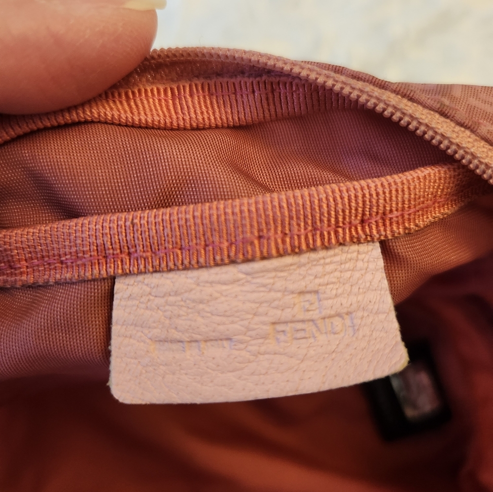 Fendi Signature Conversion Pouch Bag🩷 - Picture 3 of 16